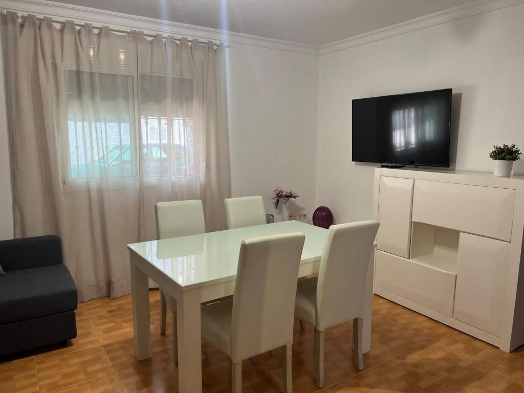 Salón comedor con smart TV